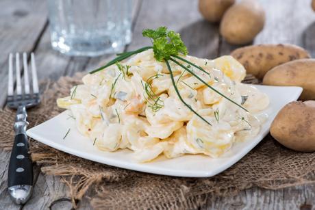Kartoffelsalat mit Mayonnaise