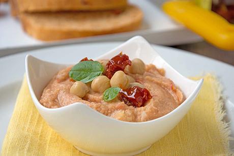 Hummus mit getrockneten Tomaten