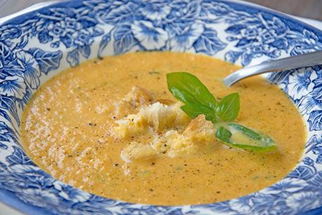 Ananas-Kürbis-Cremesuppe