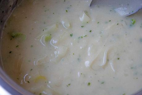 Lauch an Gorgonzola-Sauce