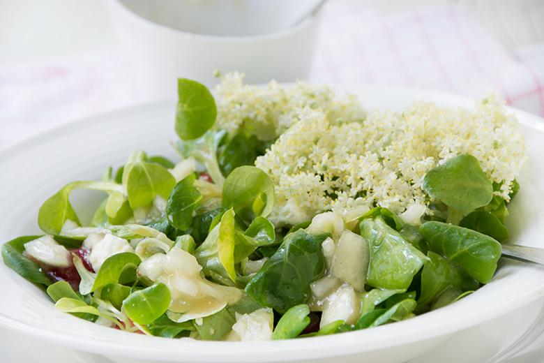 Holunderblüten-Apfel-Dressing