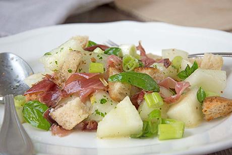 Brotsalat mit Honigmelone