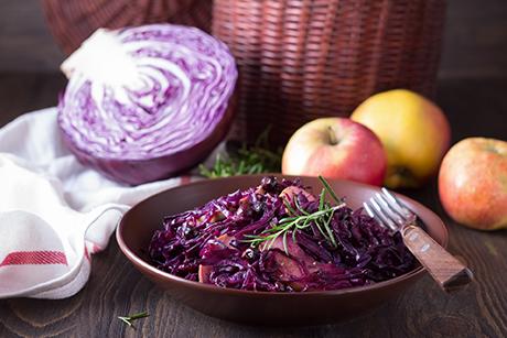 Rotkraut mit Apfel