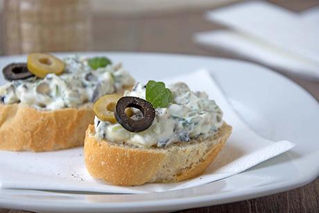 Oliven-Knoblauch-Dip