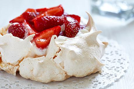 Pavlova Torte