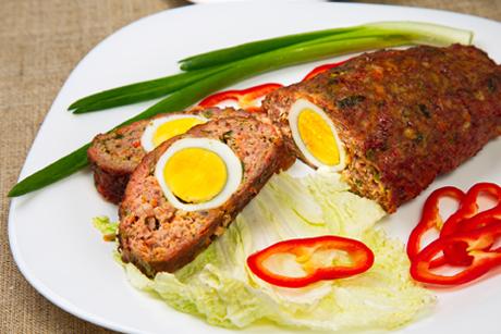 Hackbraten mit Ei