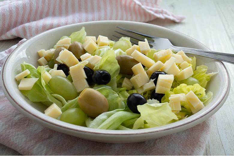 Traubensalat mit fruchtigem Aprikosendressing