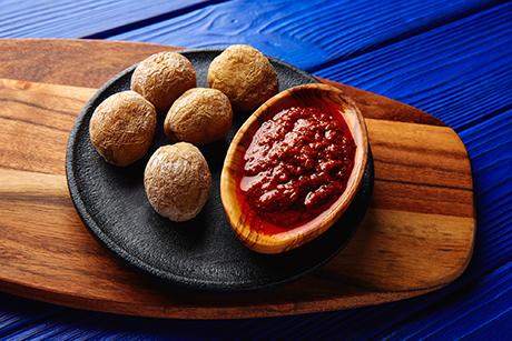 Papas Arrugadas mit Tomatensauce