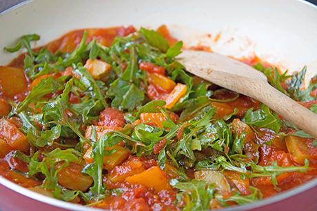Ratatouille mit frischem Rucola