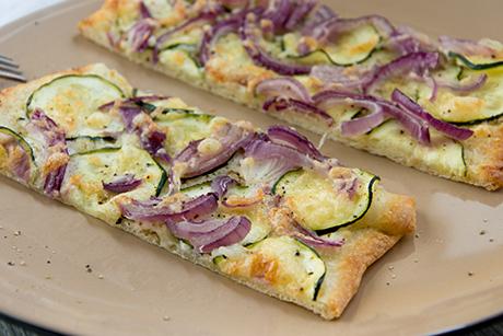 Flammkuchen mit Zucchetti