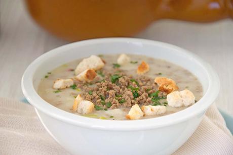 Käsesuppe mit Hackfleisch