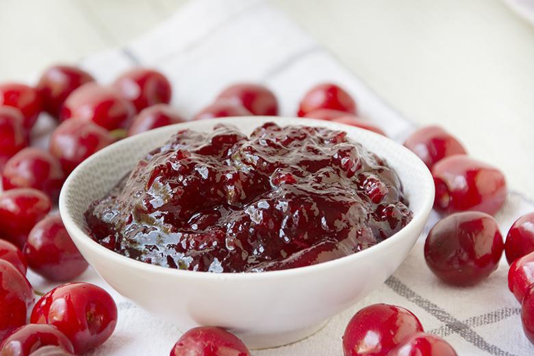 Kirschkonfitüre mit Amaretto
