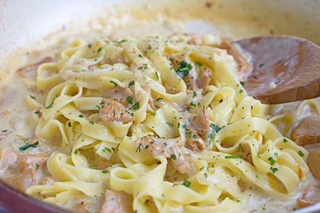 Tagliatelle mit Eierschwämmli