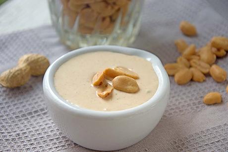 Erdnusssauce mit Sojasauce