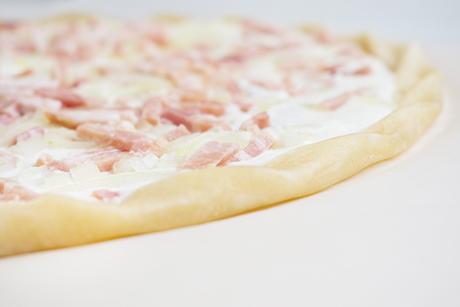 Flammkuchenteig Grundrezept