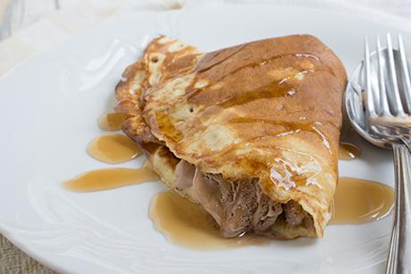 Palatschinken mit Eis