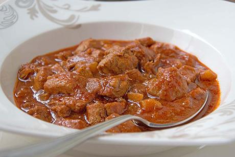 Gulasch mit Kartoffeln