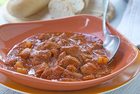 Gulasch mit Schweinefleisch