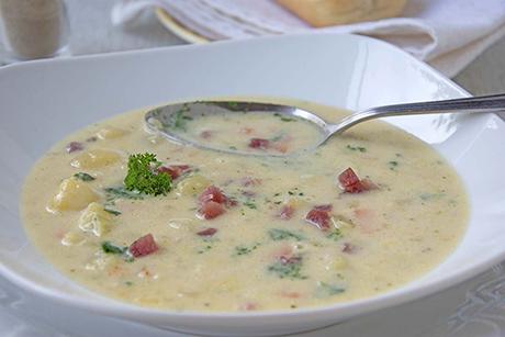 Kartoffelsuppe mit Speck