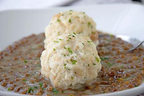 Knödel mit Toastbrot
