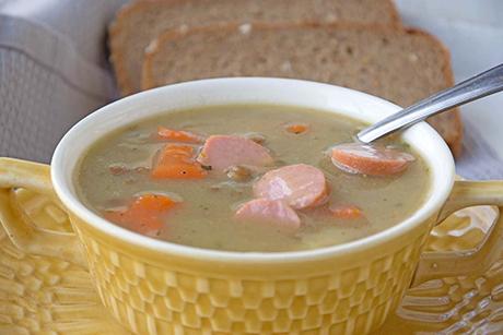 Linsensuppe mit Speck